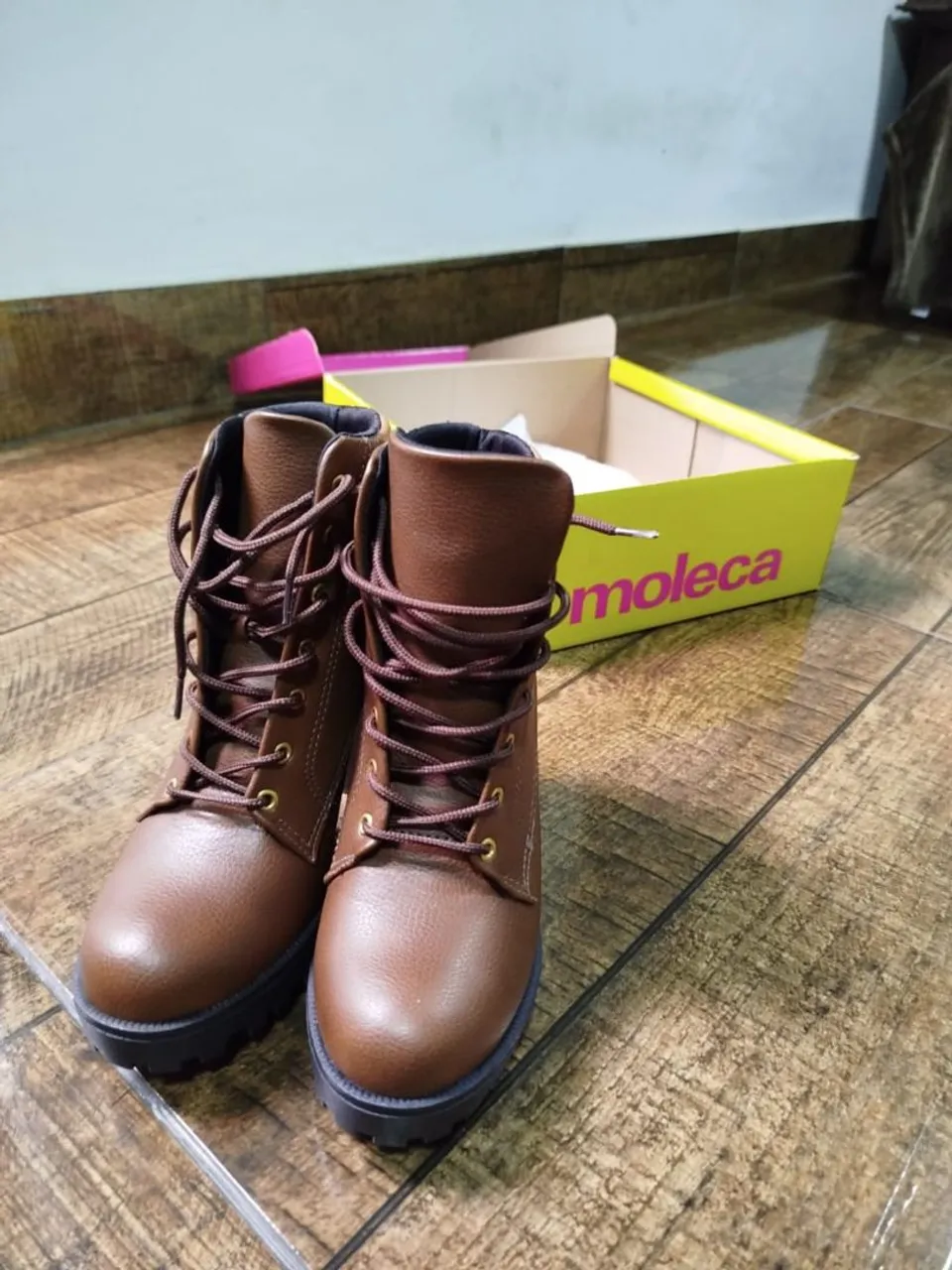 Botas Moleca Marrom - Conforto e Estilo