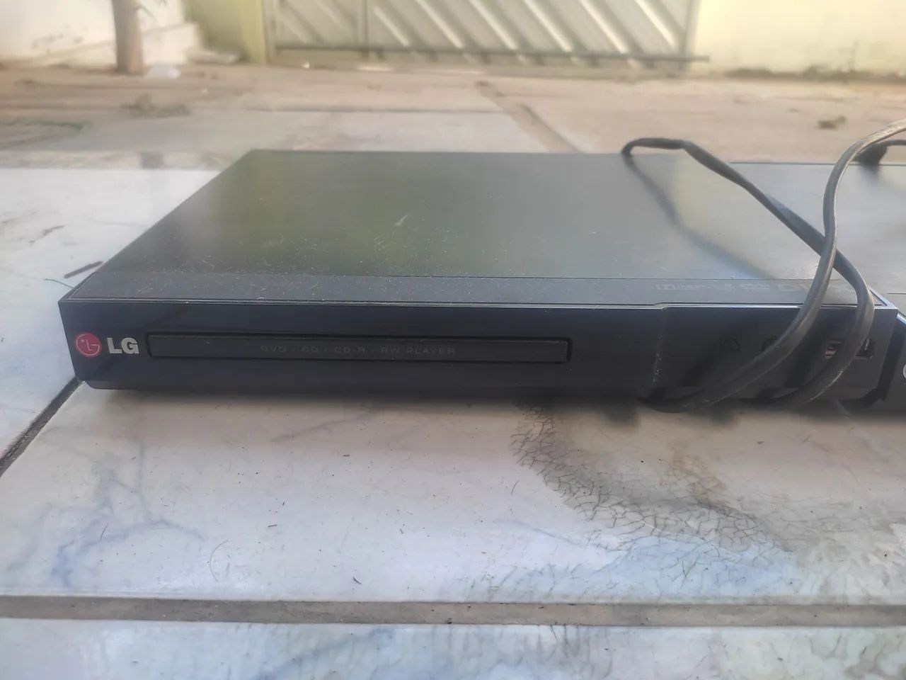 3 DVD'S Player64303159909762121