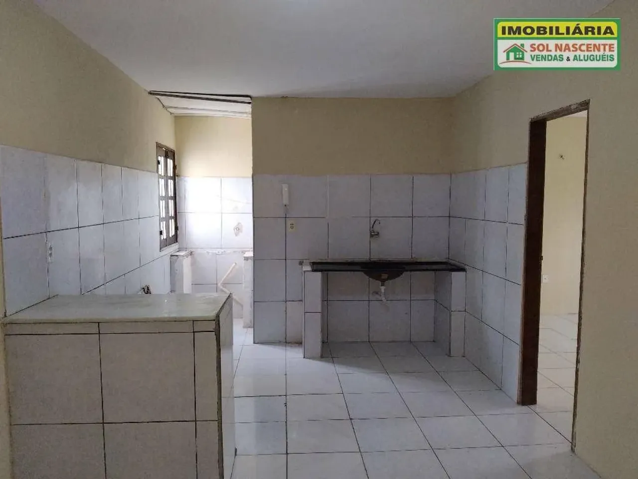 Apartamento com 2 dormitórios para alugar, 44 m² por R$ 940,88/mês - Montese - Fortaleza/C