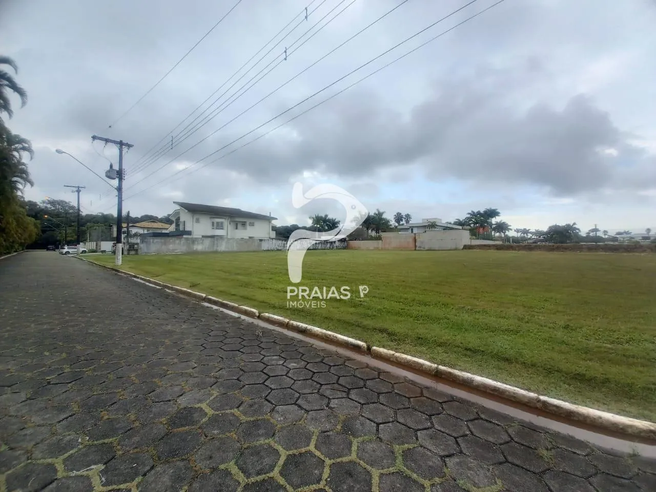 Terreno em condomínio fechado, Jardim Acapulco
