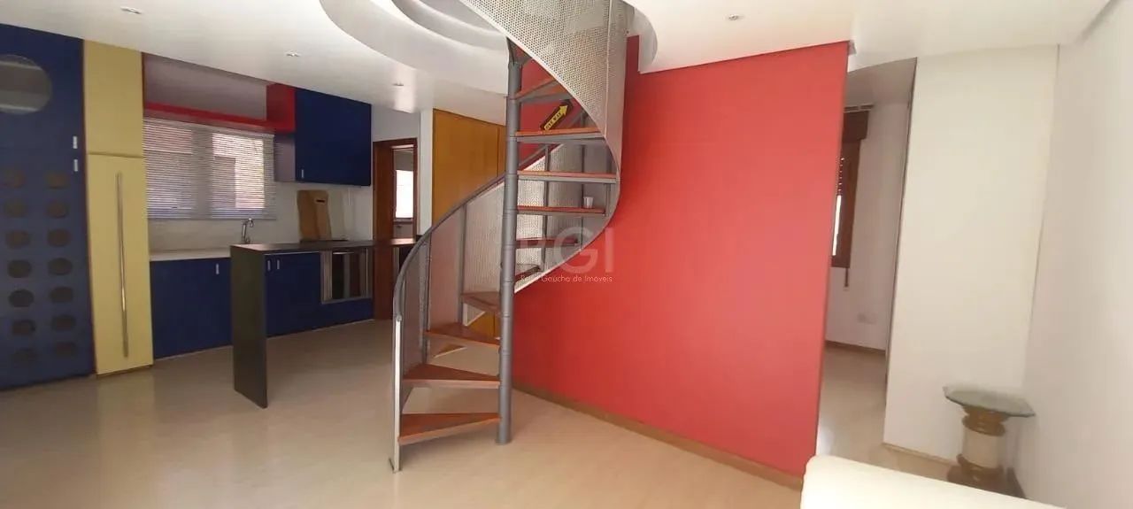 Vende cobertura próxima ao Clube SOGIPA! Excelente cobertura 1 dormitório sendo suíte, coz - Foto 4