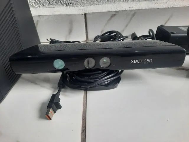 XBox 360 + Kinect + Jogos Físicos 1 Controle  - Foto 3