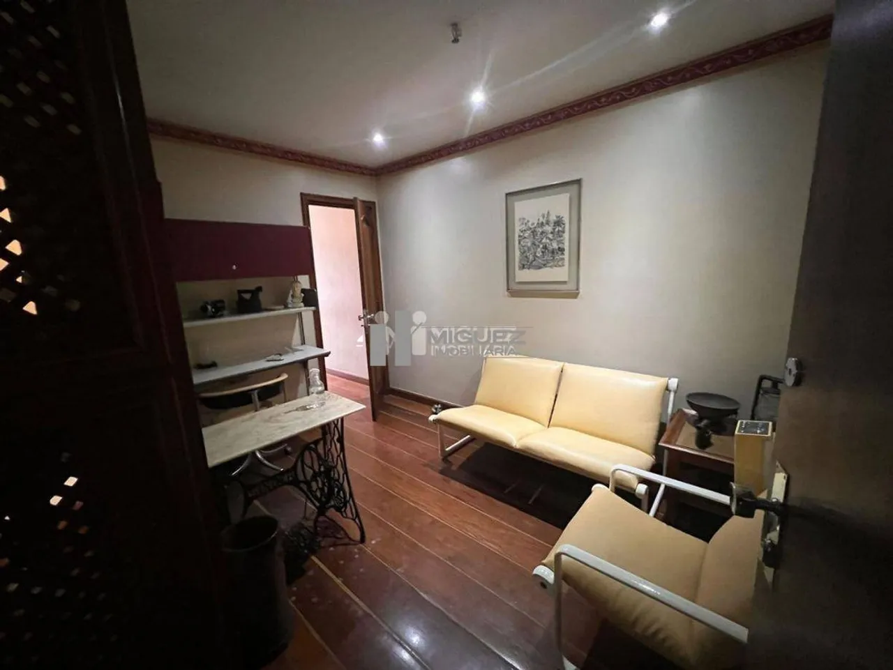 Duas salas Comerciais juntas! À venda na Praça Saens Pena Tijuca- com 60m² e vagas! OPORTU