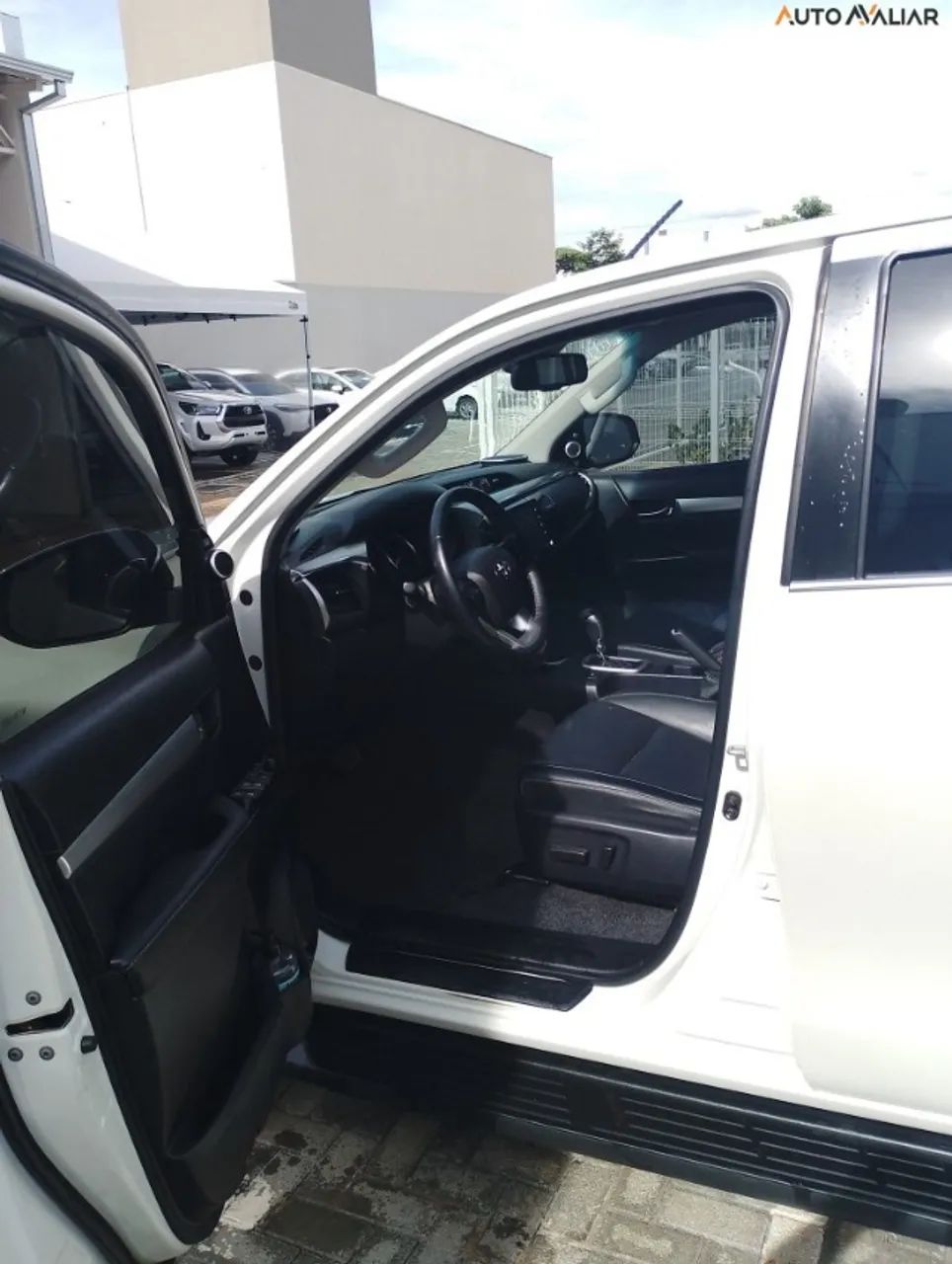 HILUX 2.8 D-4D TURBO DIESEL CD SRX 4X4 AUTOMÁTICO - Foto 3