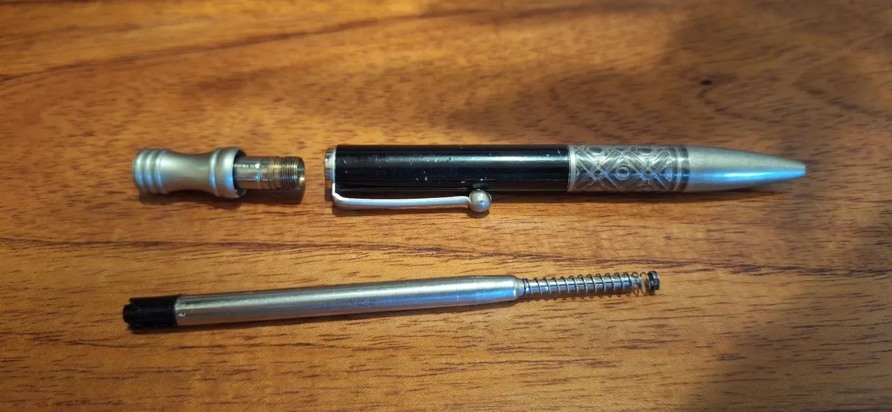 CANETA ESFEROGRÁFICA comprada na França, é importada - Foto 6