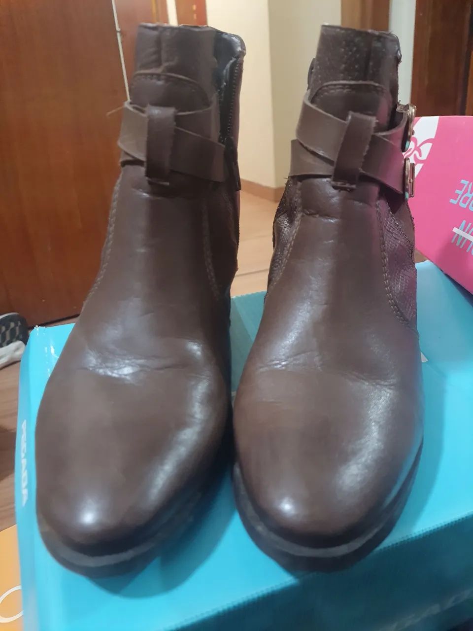 Bota Feminina Marrom - Foto 2