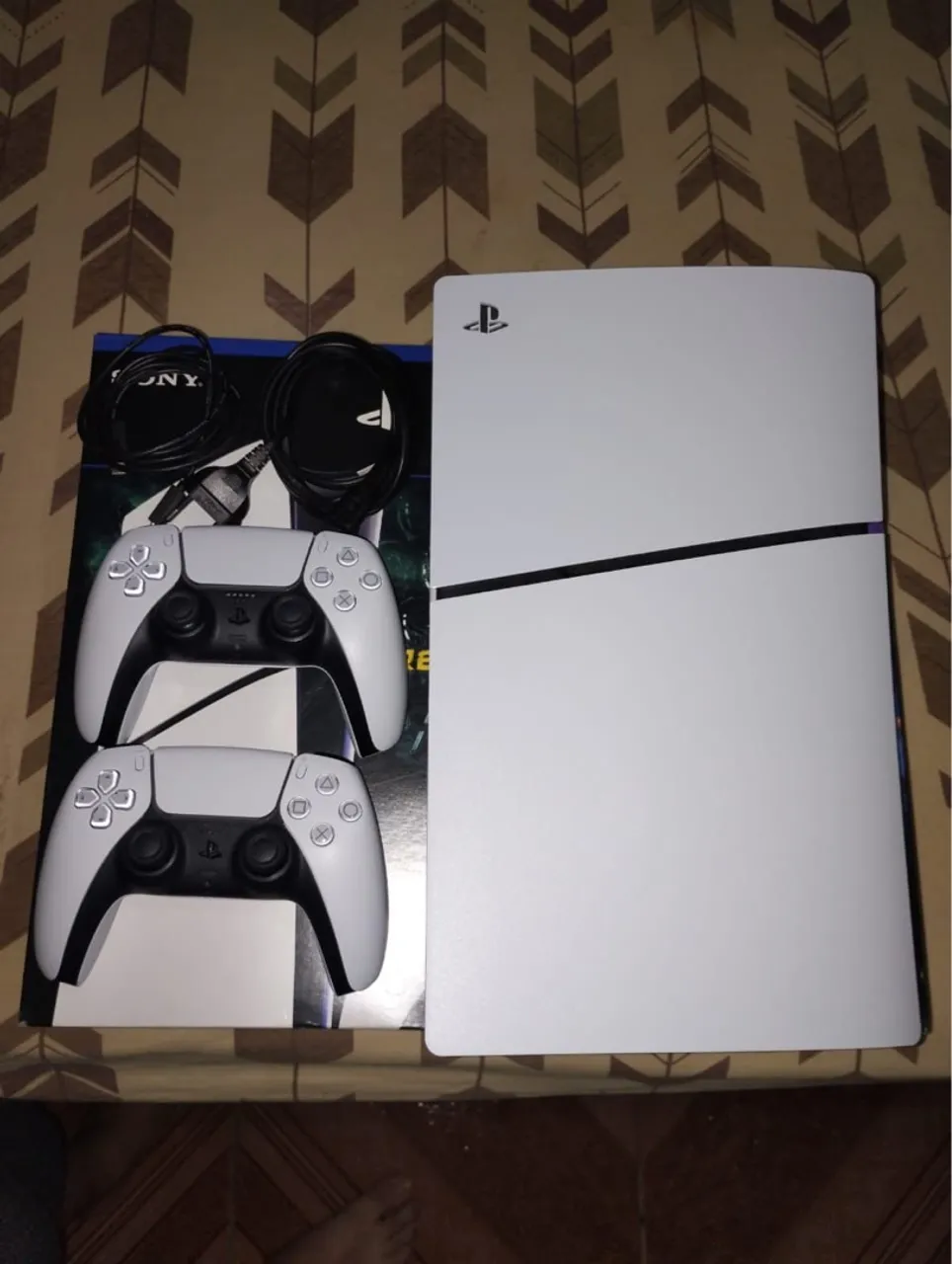 PlayStation 5 slim digital com 02 controles