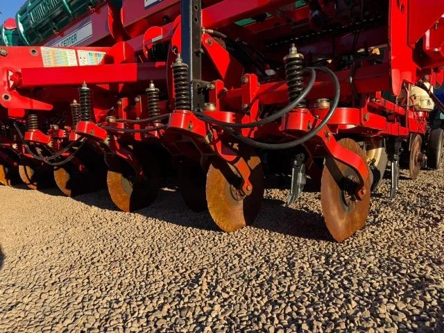 Plantadeira Planti center 15 linhas Big Farm ano 2014 - Foto 4