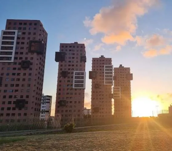 CONDOMÍNIO METROPOLIS
