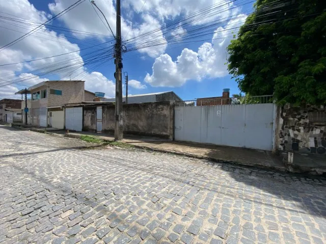 Galpão a venda 400m² (c/ câmara frigorífica)+terreno anexo, próximo ao Aeroporto