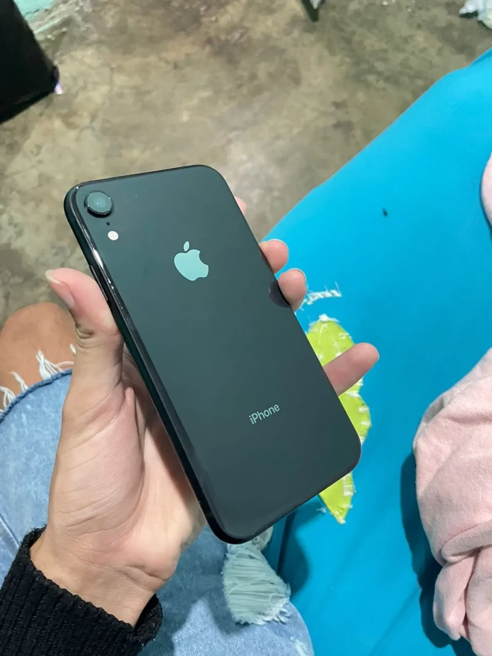 iPhone XR pra vender logo