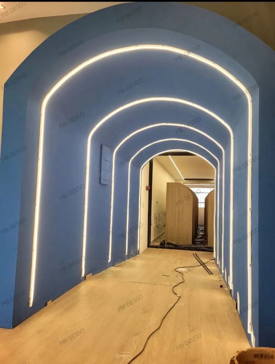 Forro e divisórias em draywall e gesso comum