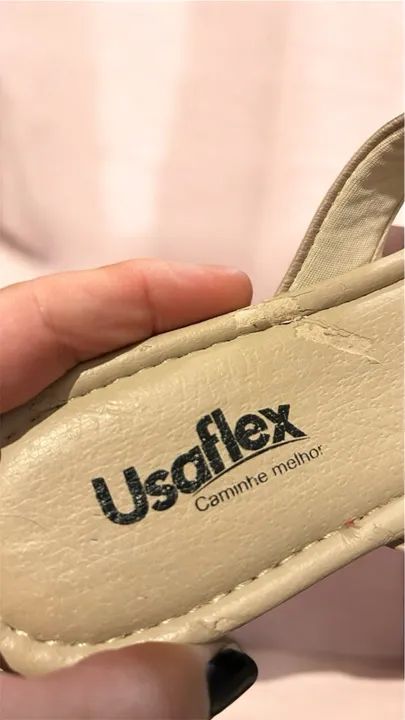 Sandália feminina Usaflex com laço dourado - Foto 2