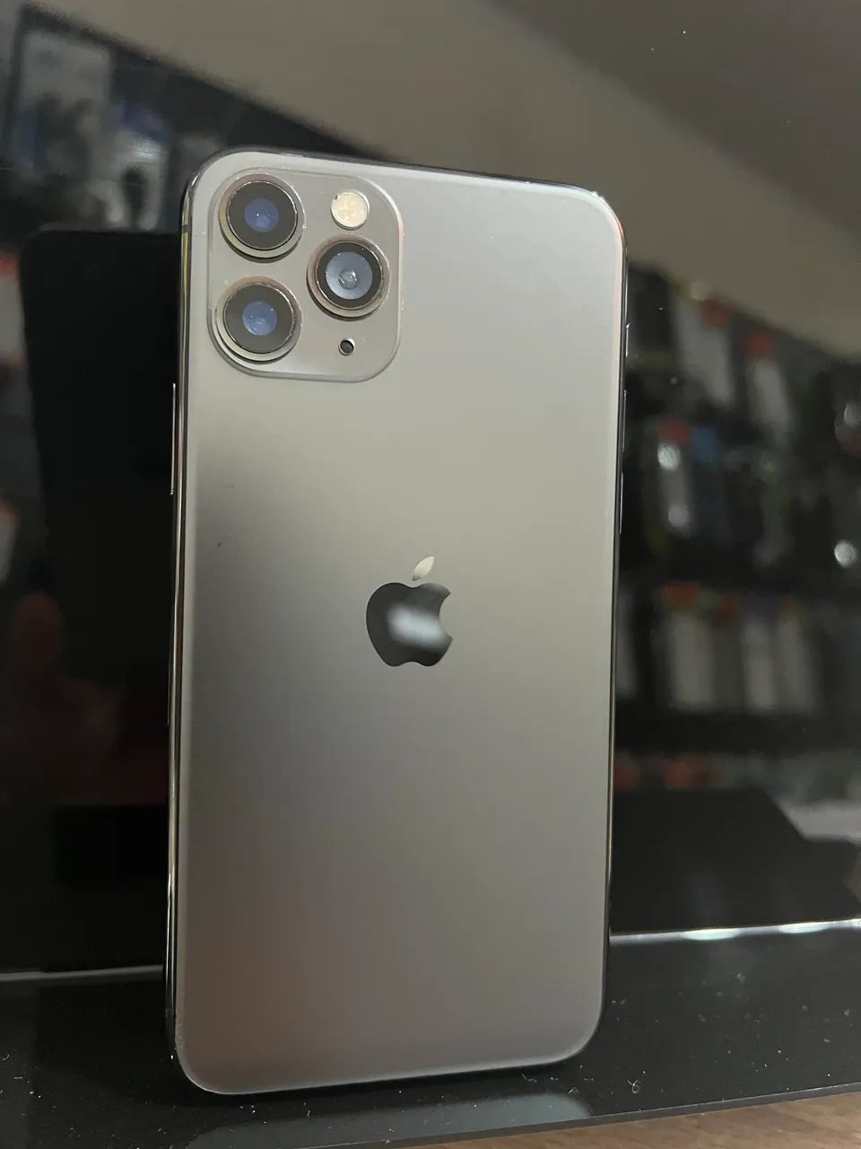 iPhone 11 Pro 64GB Silver +おまけ付 iPhone 11 Pro 64GB SILVER (seminovo) – LS