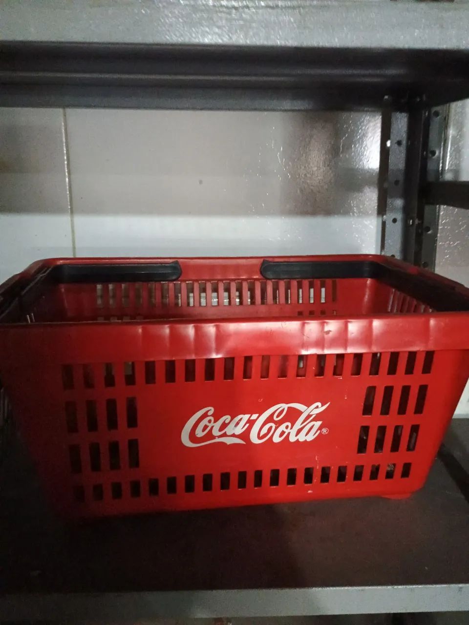 Cesto em aço e plástico para transportar produtos de mercearia etc.. cada um r$25,00. - Foto 2