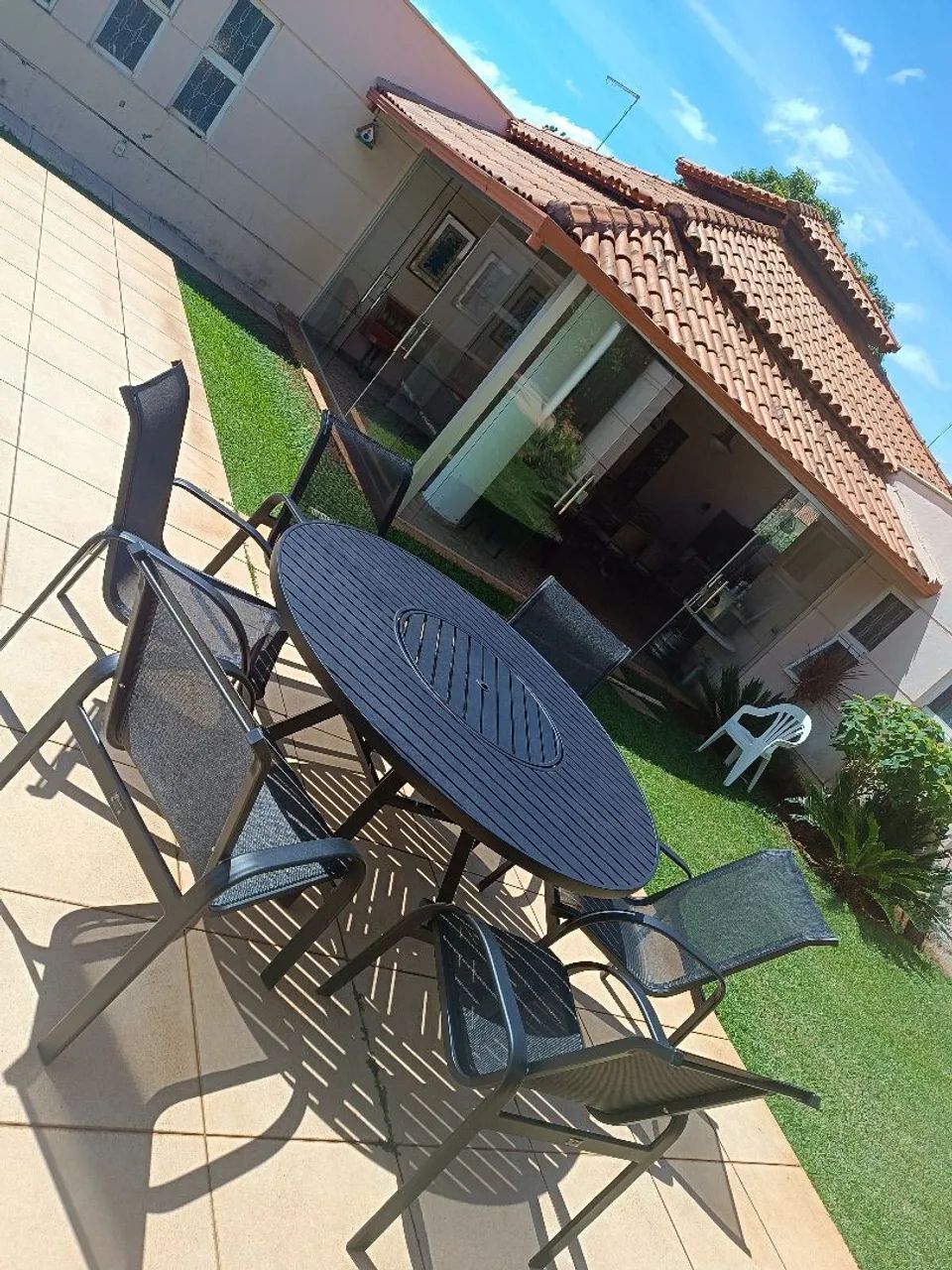 Conjunto de mesa e cadeiras para área externa