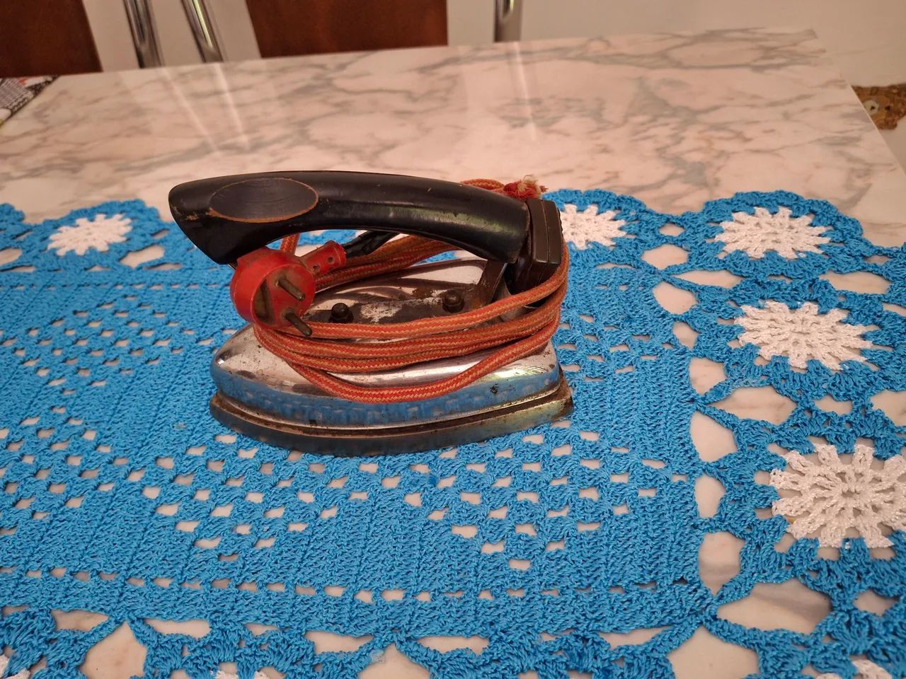 Ferro antigo de passa roupa.  - Foto 3