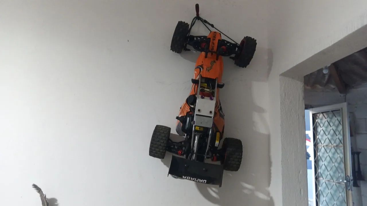 Auto modelo baja
