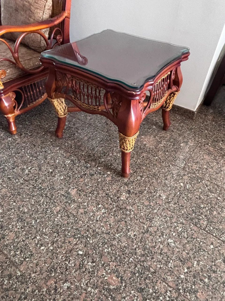 Mesa de canto em ratam - Foto 2