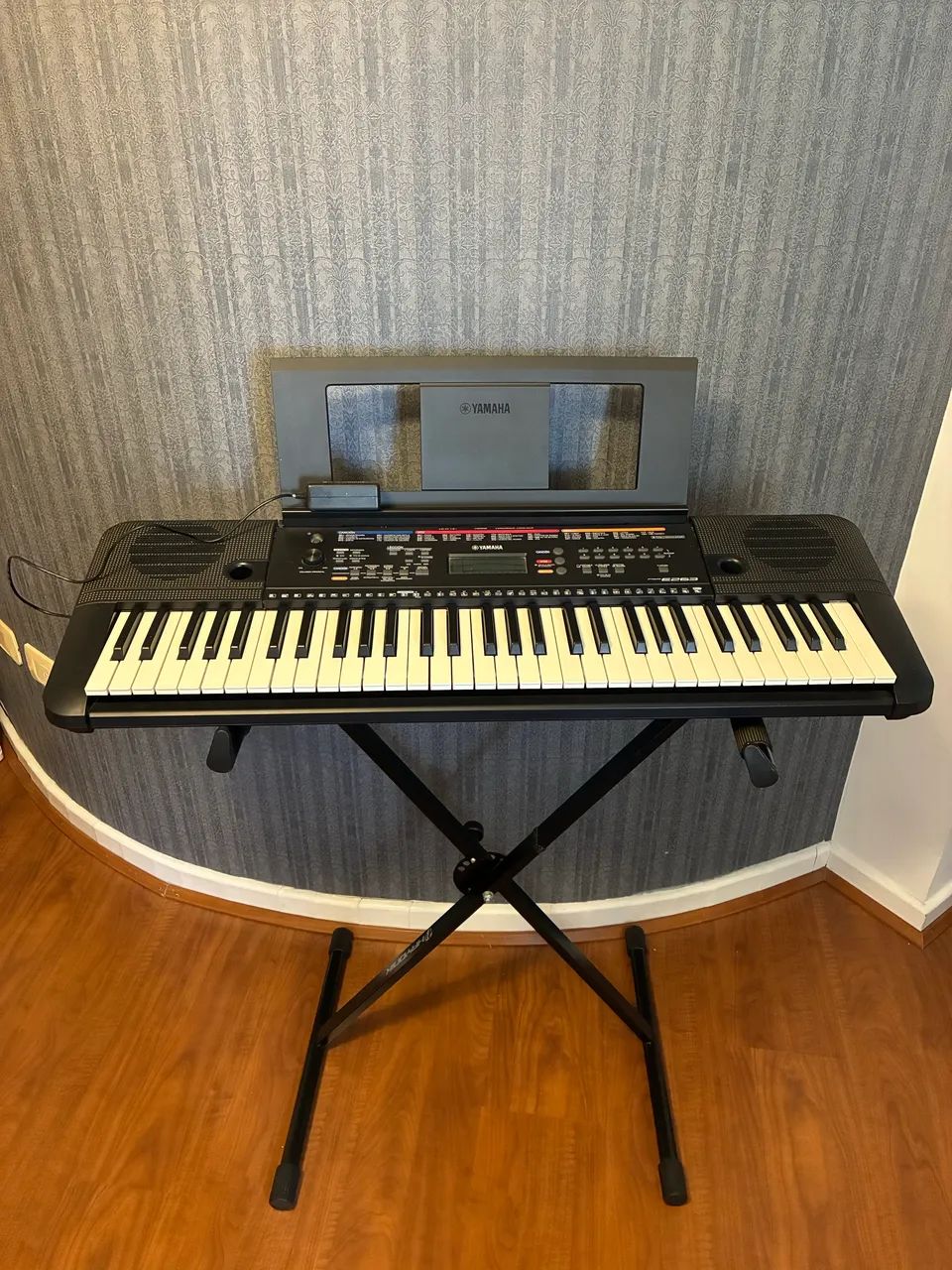 Teclado yamaha PSR E263