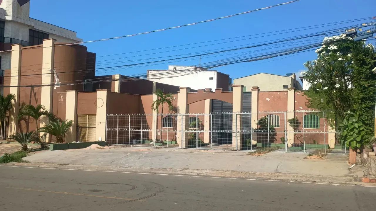 Prédio Comercial no Olho D'água