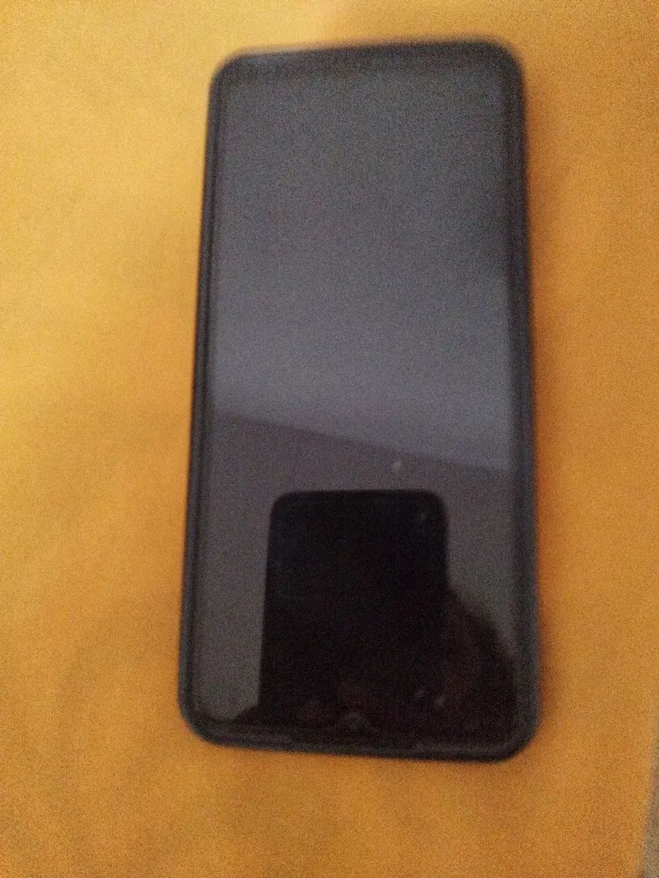 Celular semi novo 