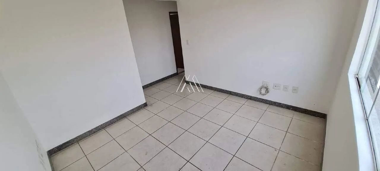 Vendo cobertura em Itaúna com 03 quartos, área de churrasco e com garagem em ótima localiz - Foto 3
