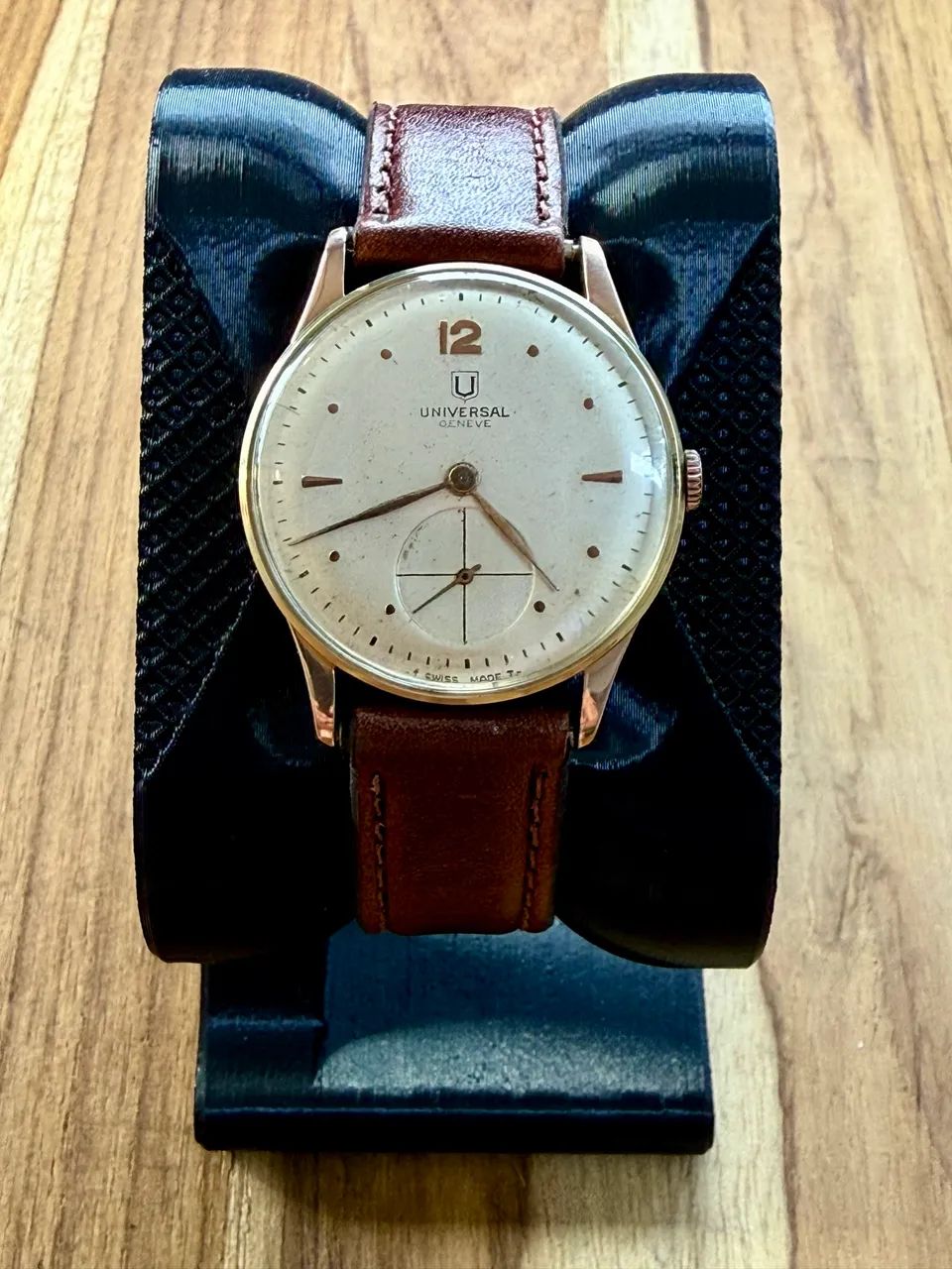 Relógio Universal Geneve de ouro - 1947