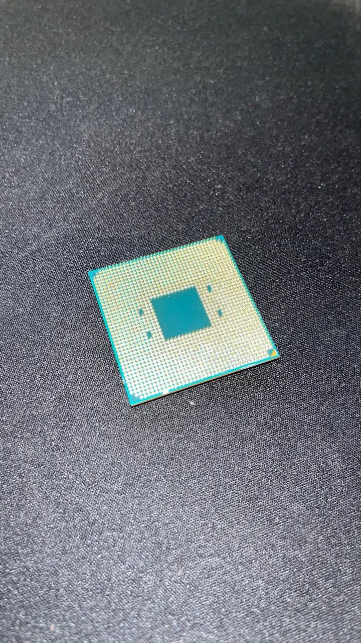 Processador AMD Ryzen 5 4600G 6 Núcleos 12 Threads AM4 Usado - Foto 2