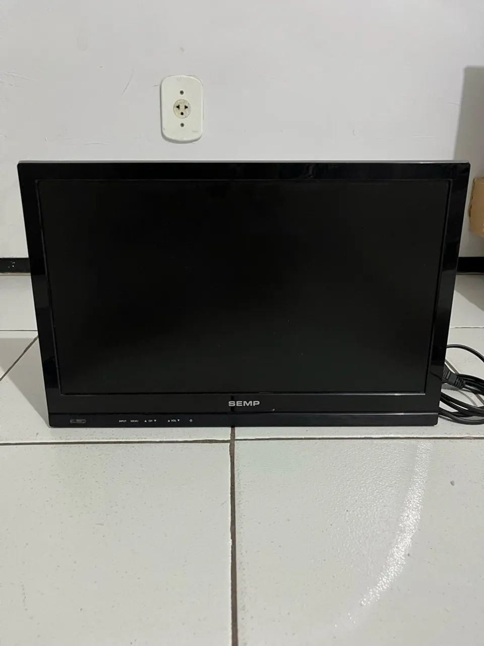 Tv semp toshiba lcd 19 polegadas com defeito