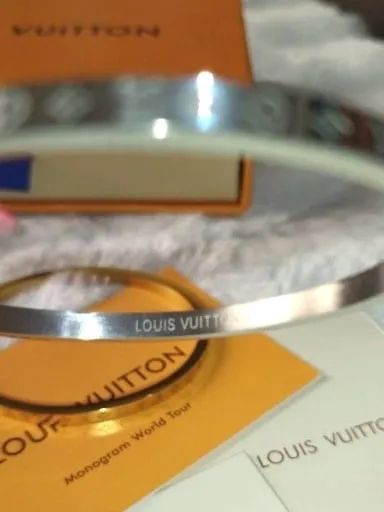 Bracelete de luxo na cor prata(17cm) c/ caixa! - Foto 2