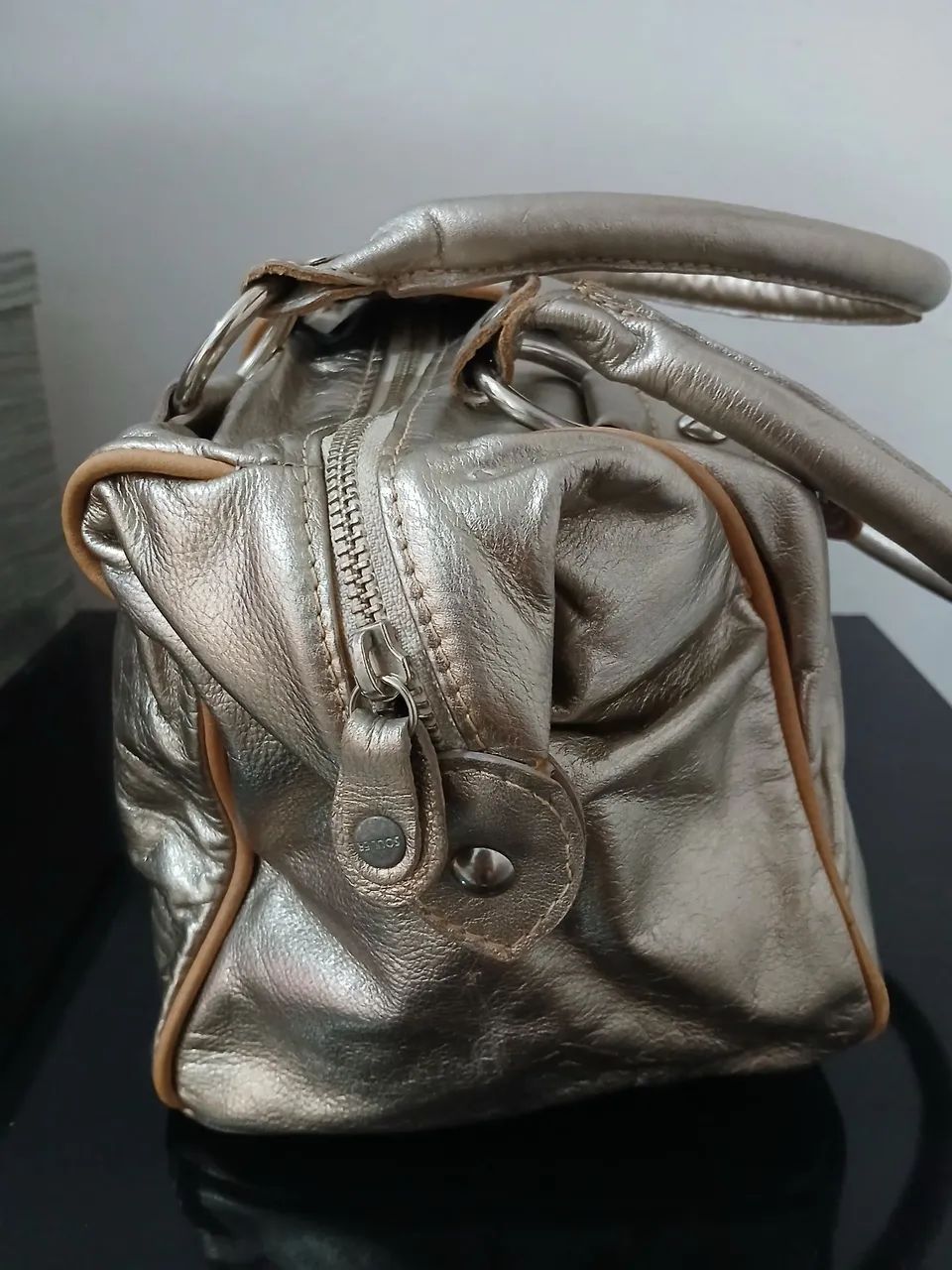 BOLSA DOURADA MARCA SOLIER COURO LEGÍTIMO  - Foto 3