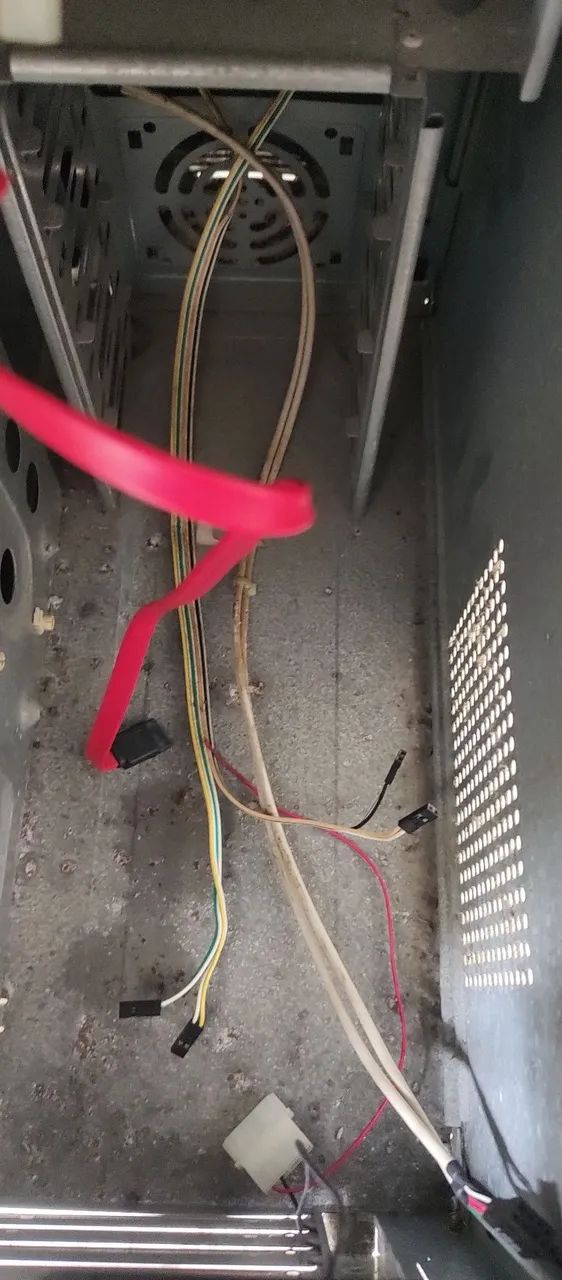 Gabinete ATX com DVD LG e 4 baias - Bom estado - Foto 6