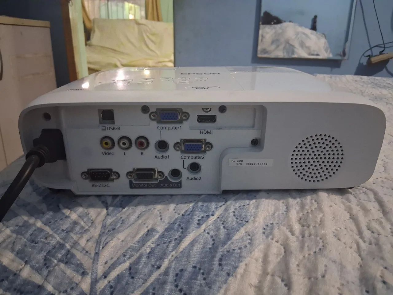 Vende-se um protetor data-show em estado de novo bem conservado com todos os seus assesori - Foto 4