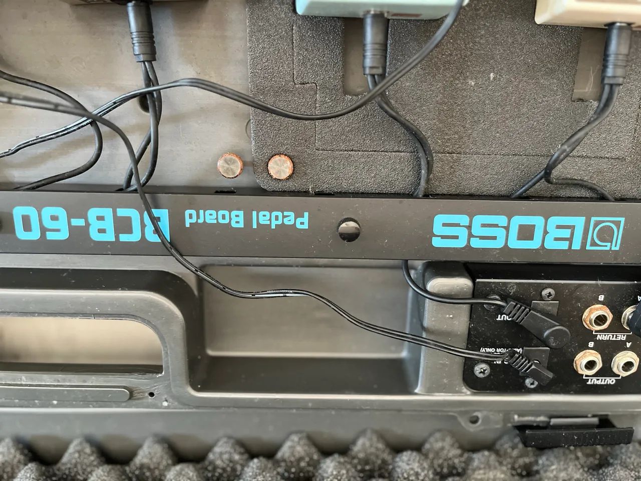 Pedalboard Boss bcb 60 com pedais. - Foto 5