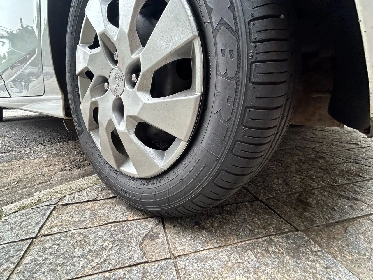 Chevrolet Onix Hatch LT 1.0 8V Flex Mec. 4P, foto 9 de 20