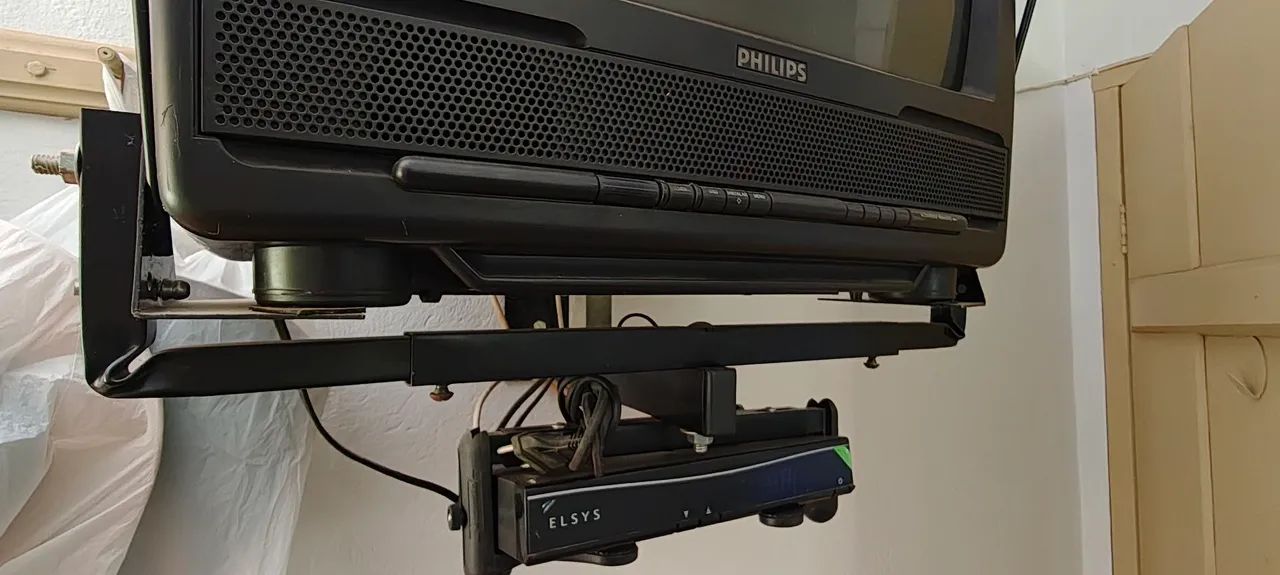 TV de tubo antiga Philips 20 polegadas com receptor e rack. - Foto 4