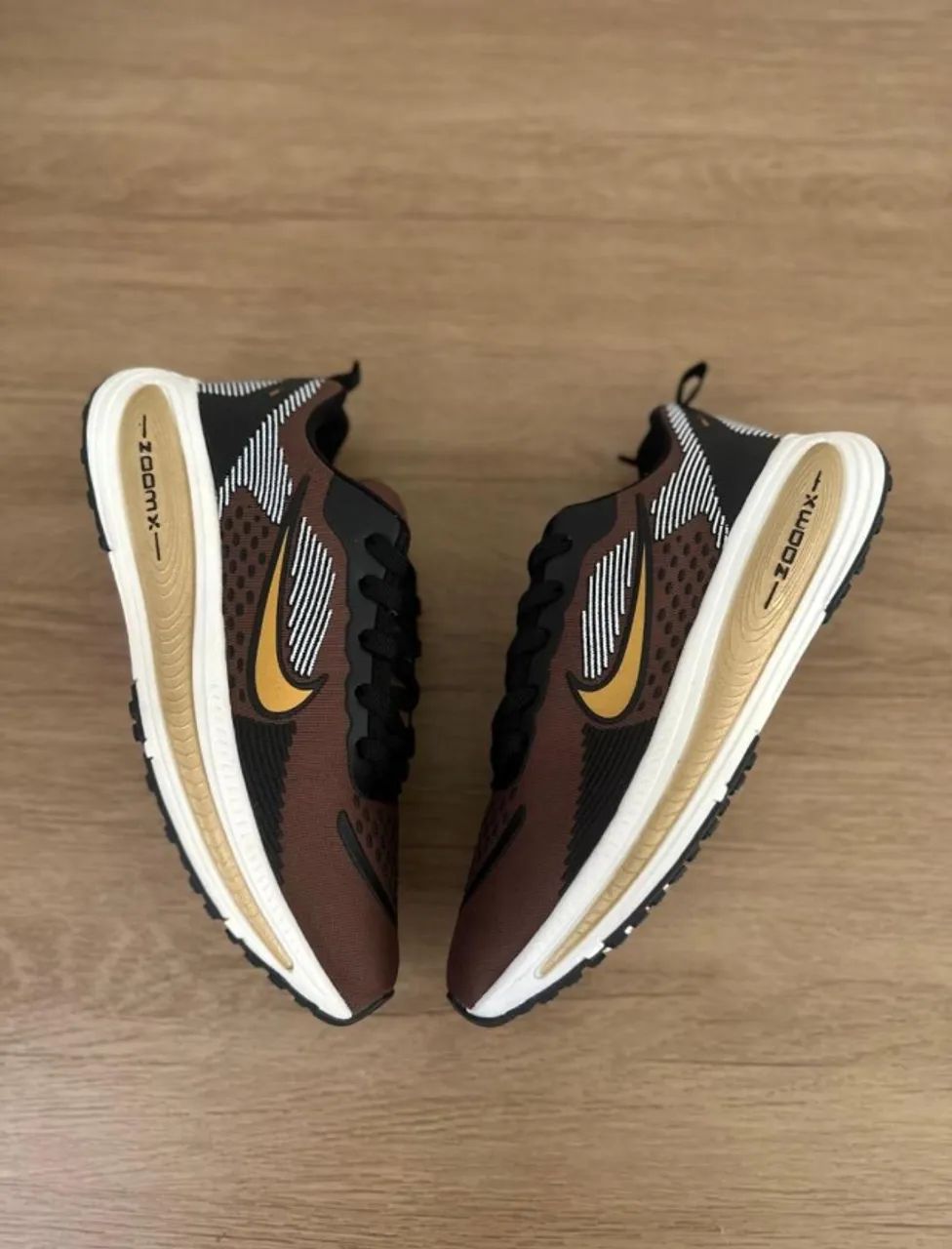 TÊNIS NIKE MARRON ACADEMIA 140,00