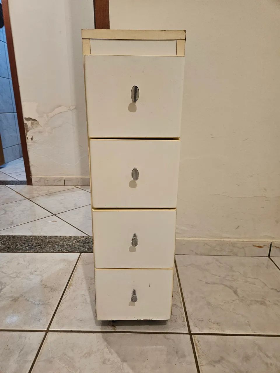 Armário branco