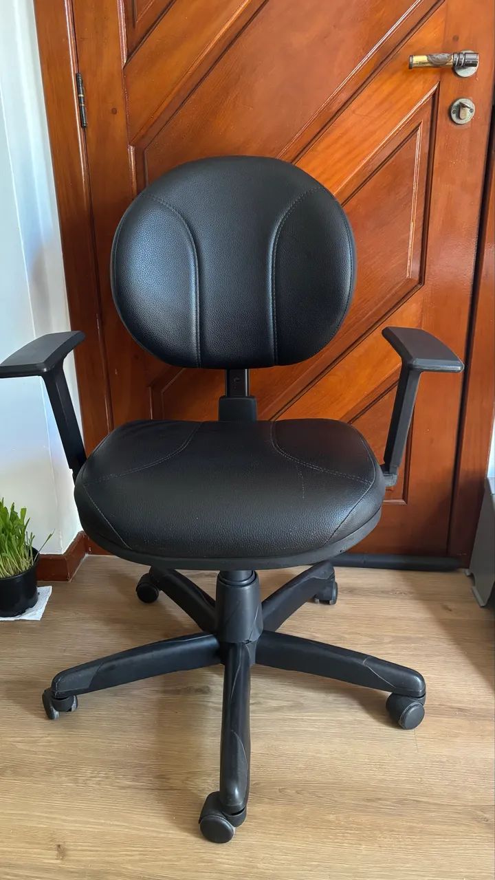 Cadeira Operativa Plaxmetal Back System Braços Vinil Preto