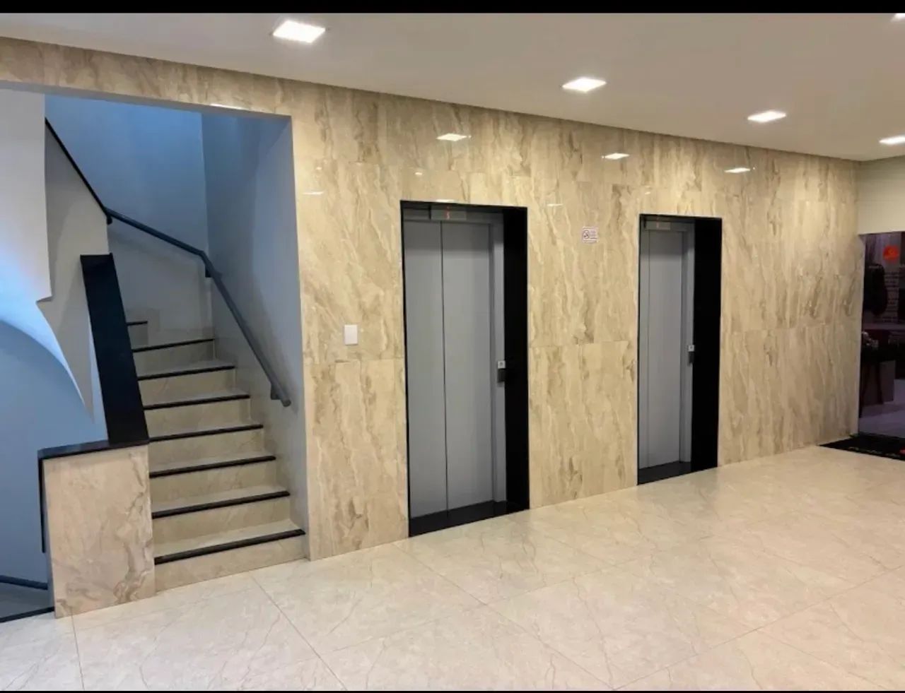 SALA COMERCIAL DE ALTO PADRÃO | 150 m² | CENTRO DE GOIÂNIA