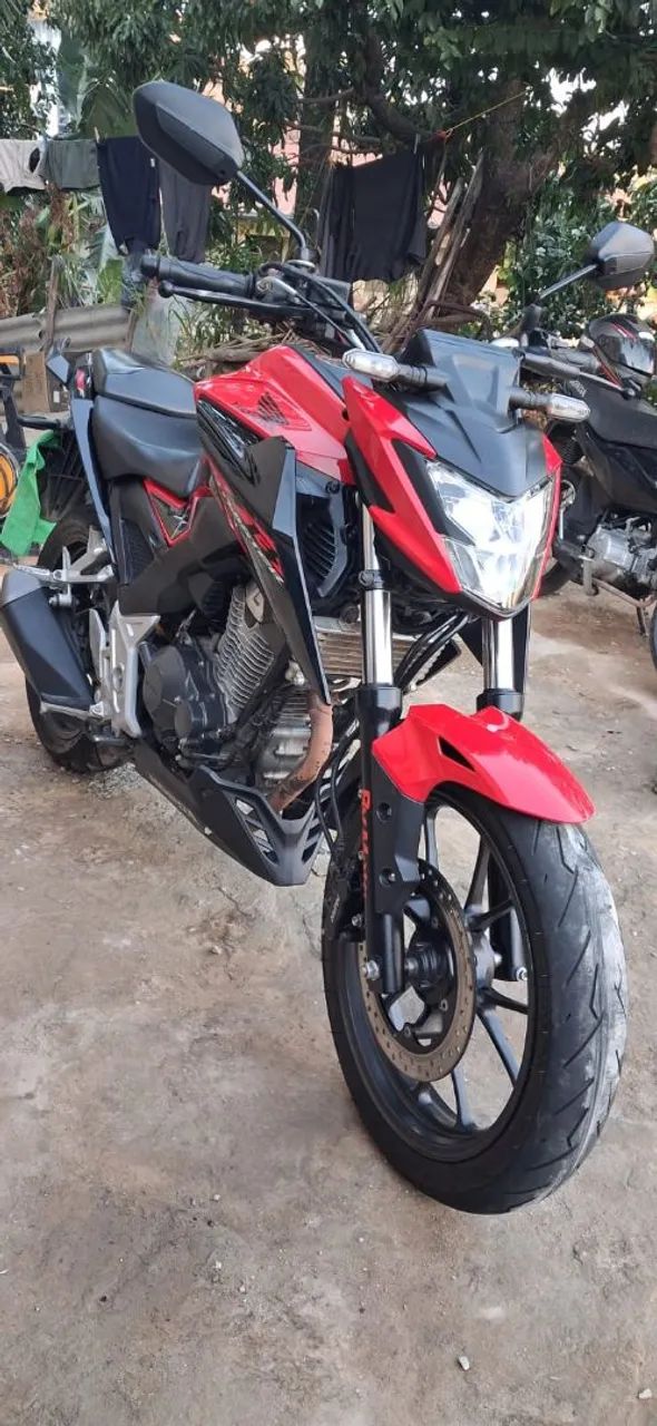 Moto CB 300f