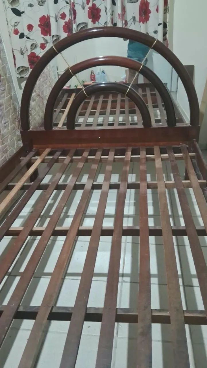 Cama de Casal de Madeira
