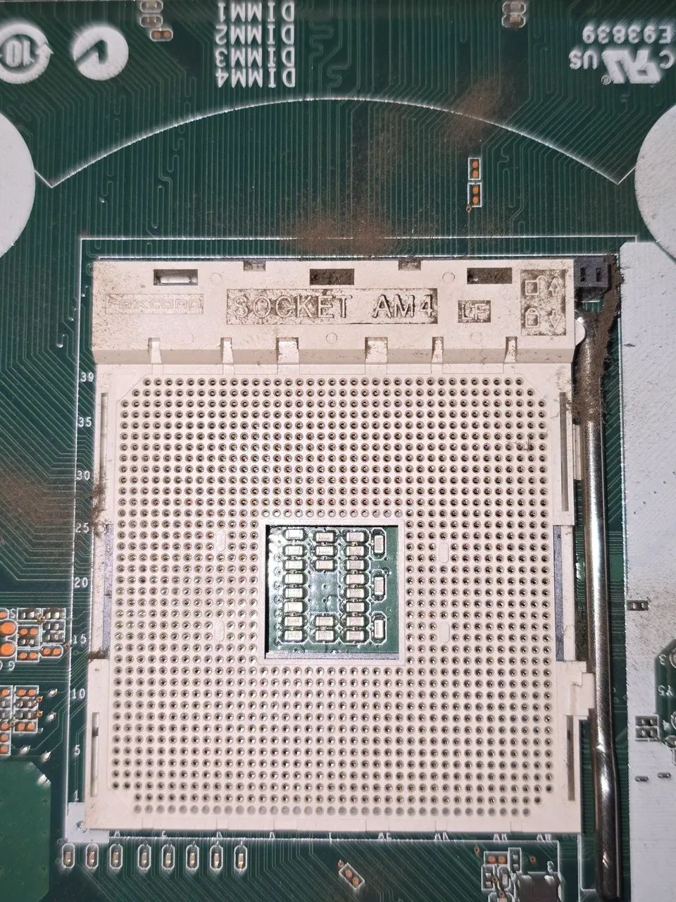 3 gabinetes com placa mãe  - Foto 3