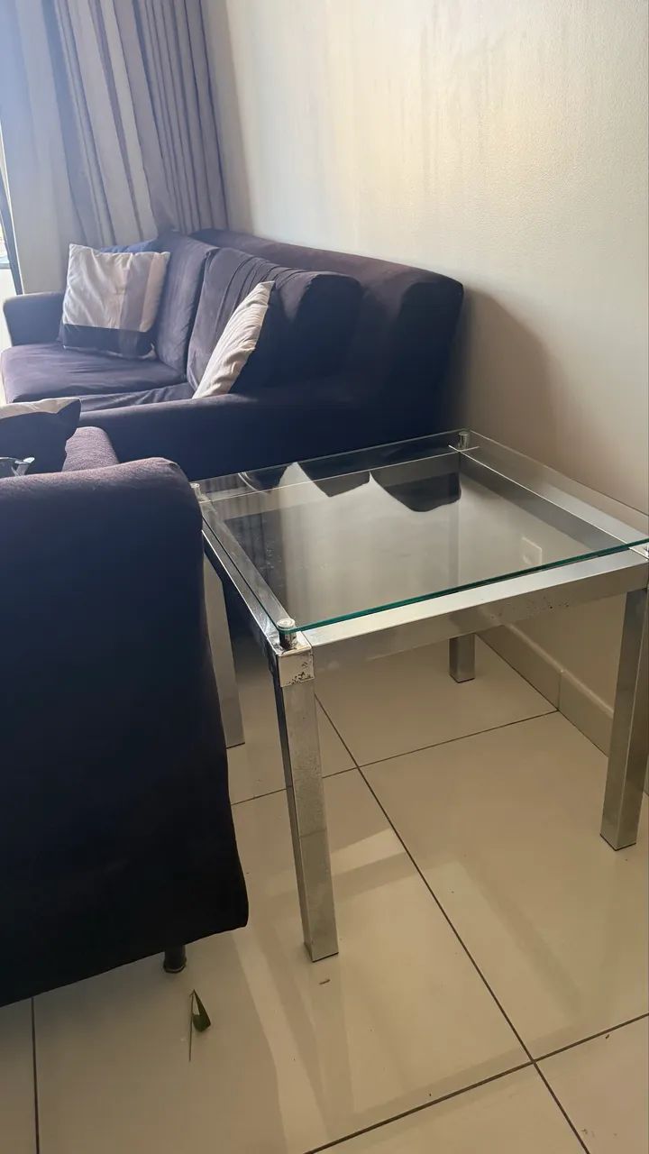 Mesa de jantar com 4 cadeiras e uma mesinha de apoio - Foto 3