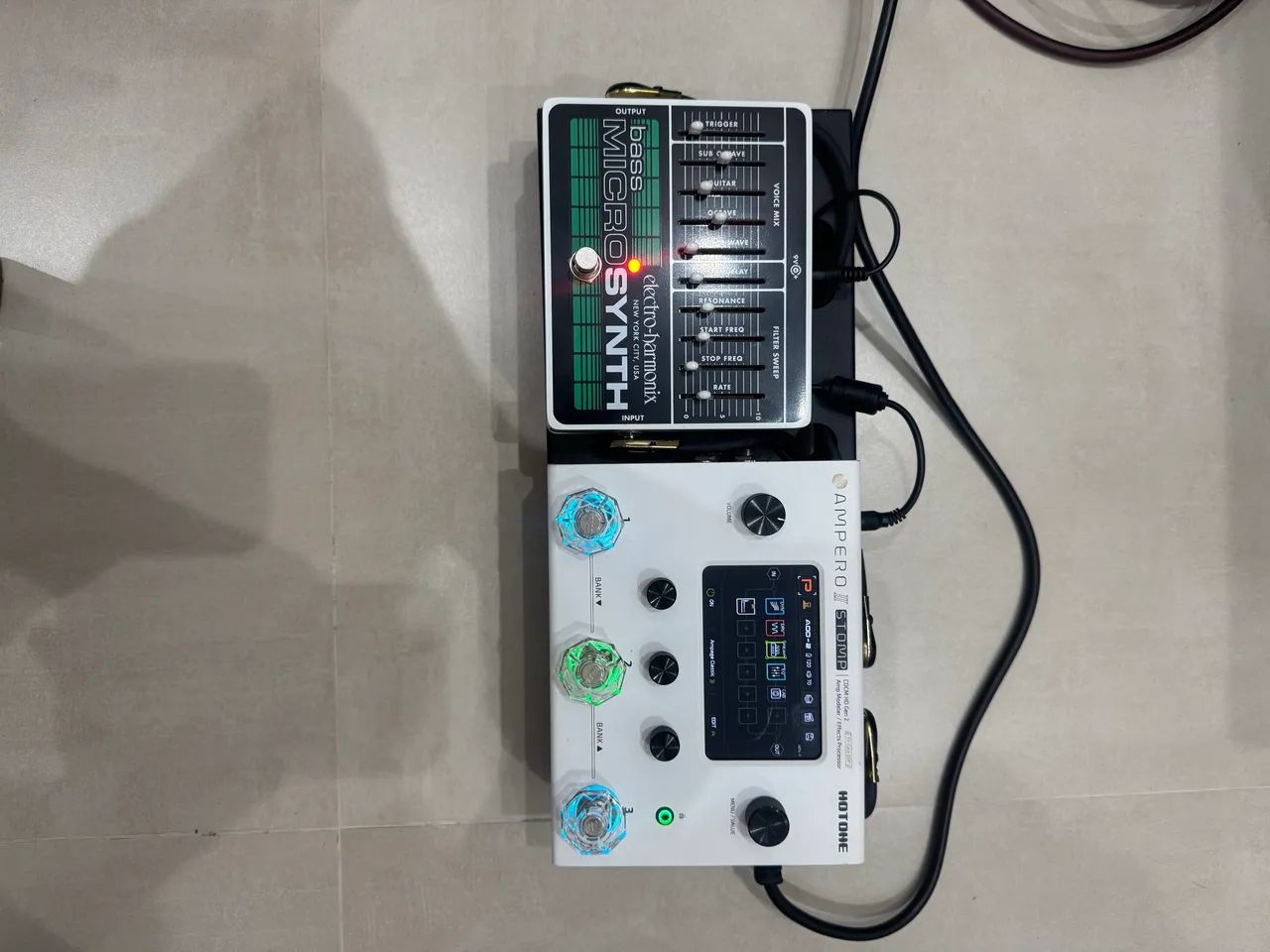 Hotone Ampero II Stomp + EHX Bass Micro Synth + Bag