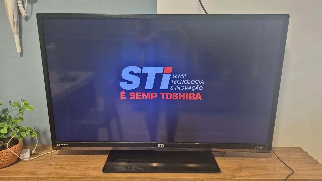 Televisor STI Ultra Slim Led Full HD
