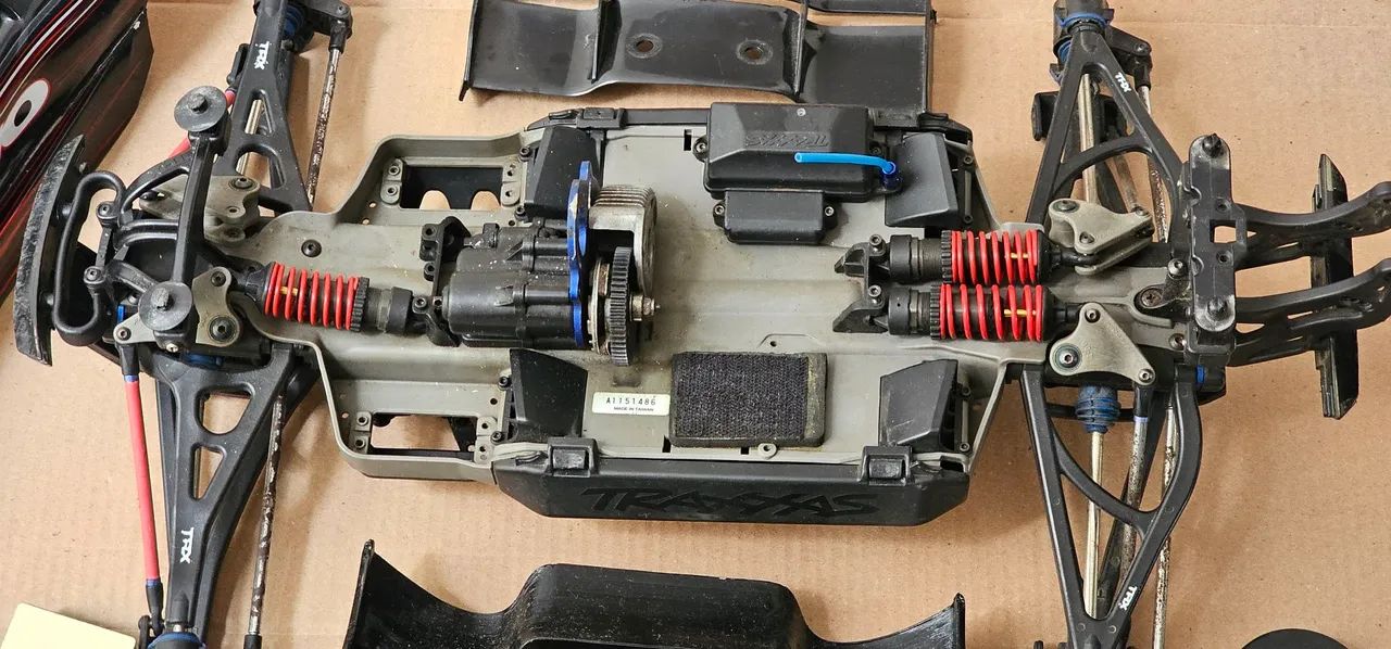 Traxxas E Revo 1.0 1/10 - Chassi - Foto 2