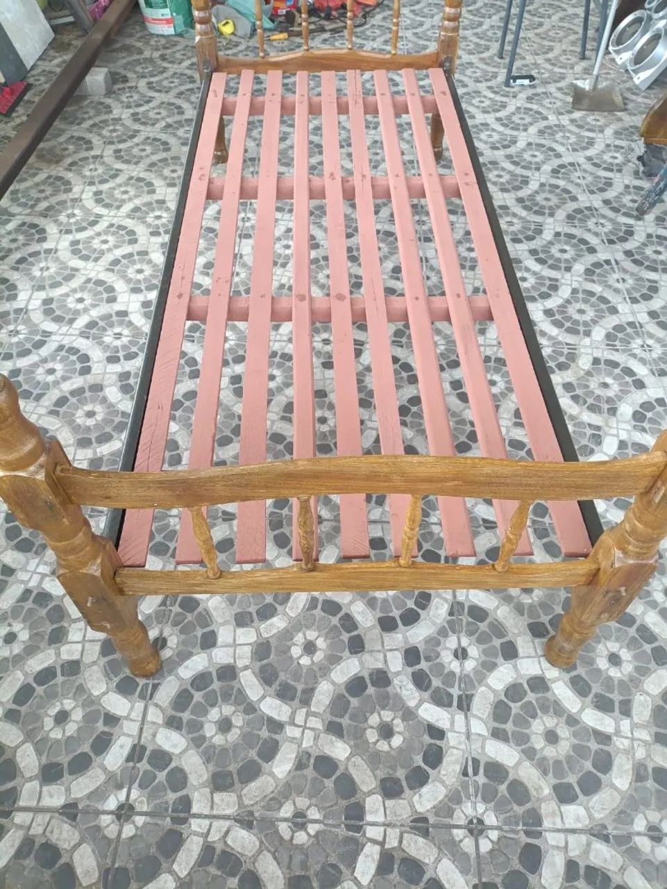 Cama em madeira (solteiro) - Foto 2