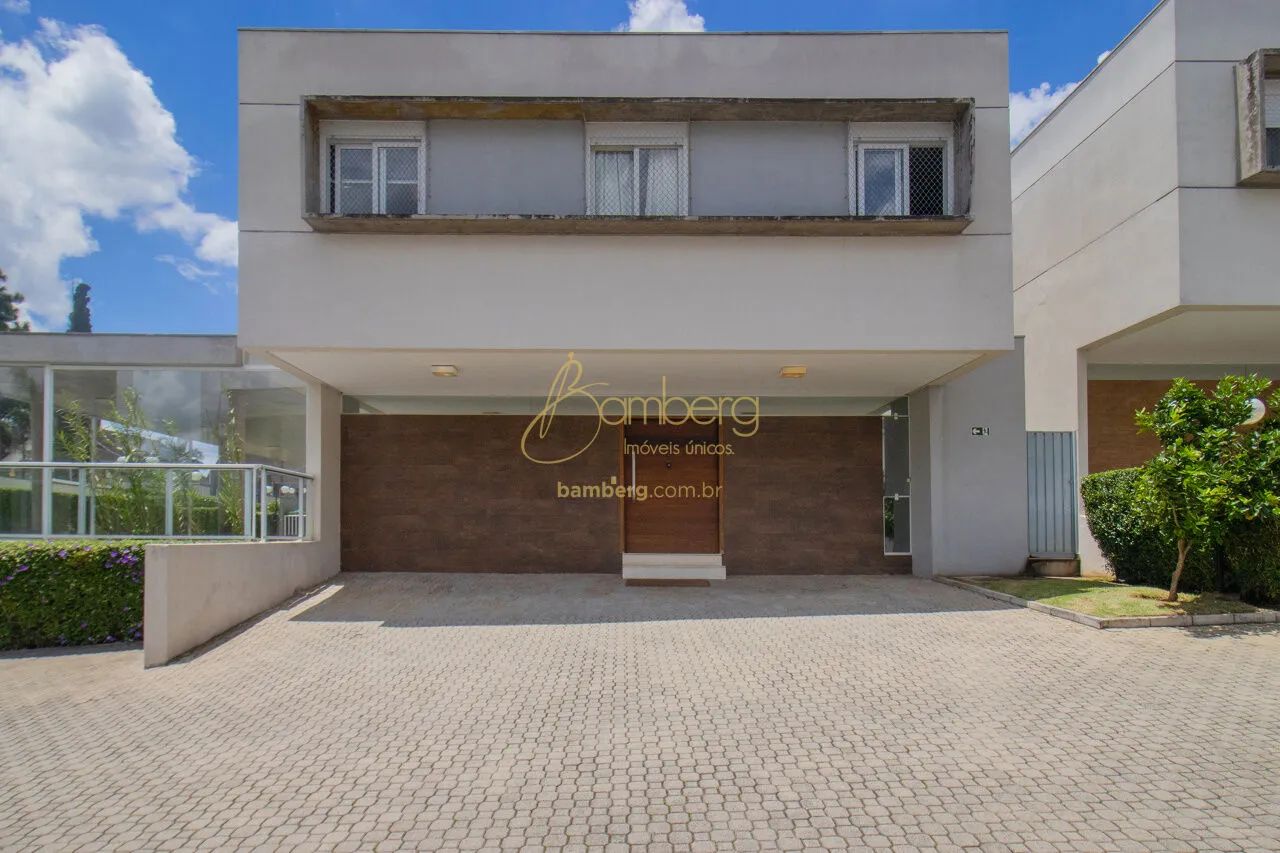 Casa de condomínio em Interlagos com 4 Dormitórios, sendo 2 suítes área gourmet com jacuzz
